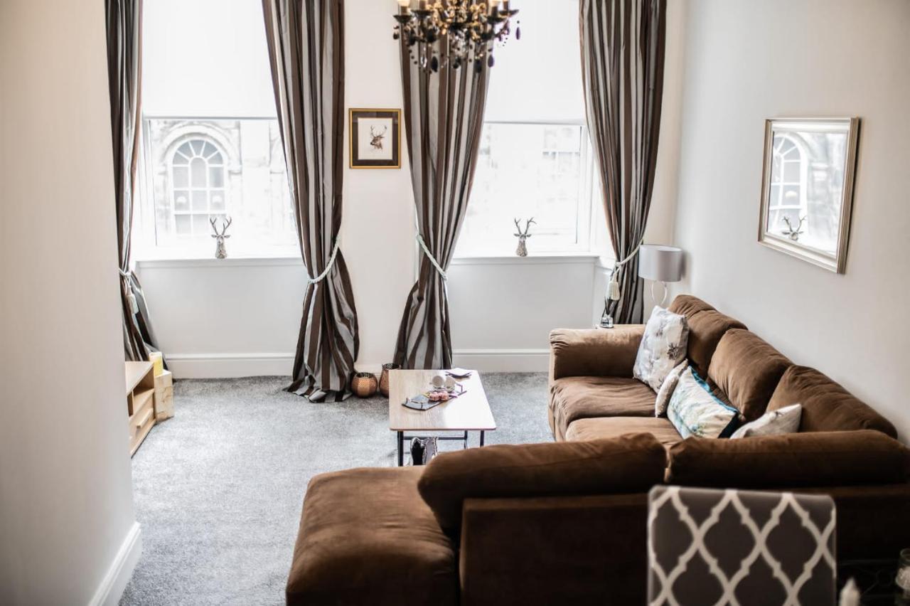 Rose Apartment 2-Bed Town Centre Apartment In Эр Экстерьер фото