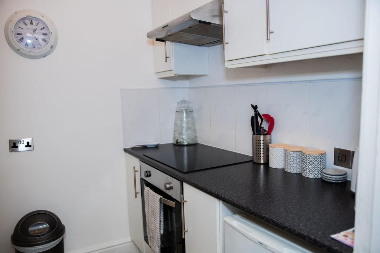 Rose Apartment 2-Bed Town Centre Apartment In Эр Экстерьер фото