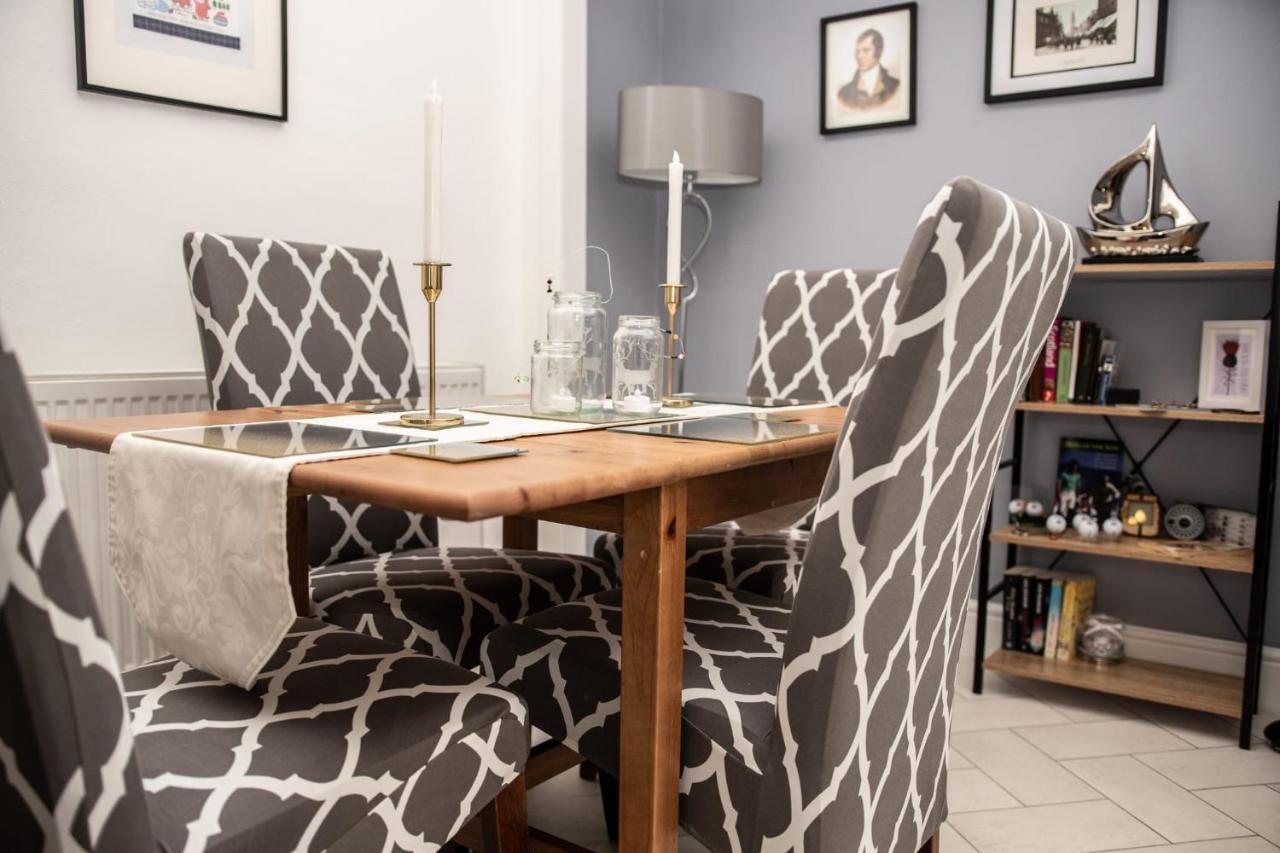 Rose Apartment 2-Bed Town Centre Apartment In Эр Экстерьер фото